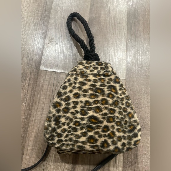 Feathered Head Coquette cheetah animal print pinup mini bag crossbody triangle - Picture 13 of 13